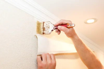 Pose de papier peint à Étables — revêtements muraux et toiles de verre